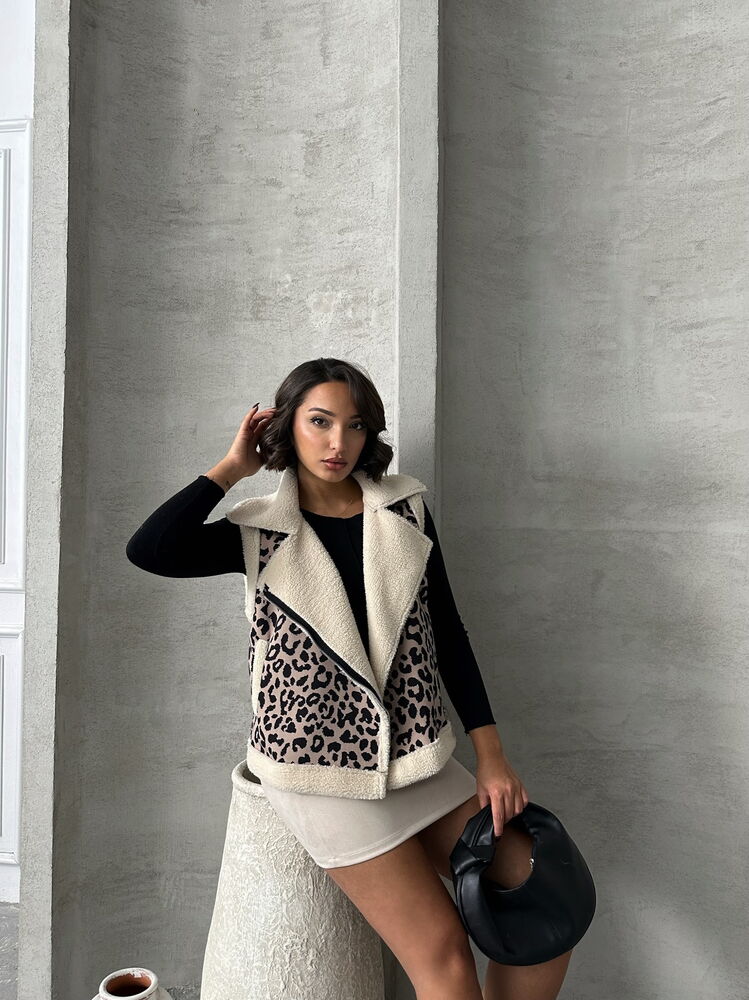 Stone Black Leopard Pattern Plush Vest