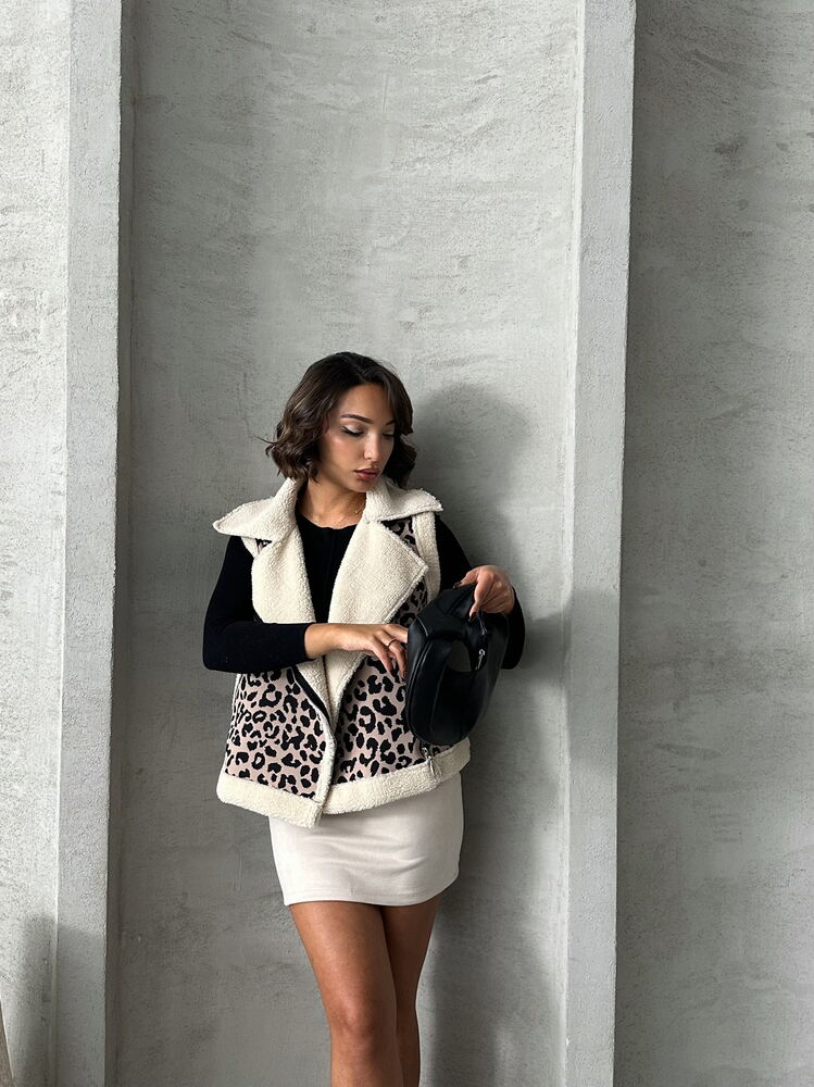 Stone Black Leopard Pattern Plush Vest